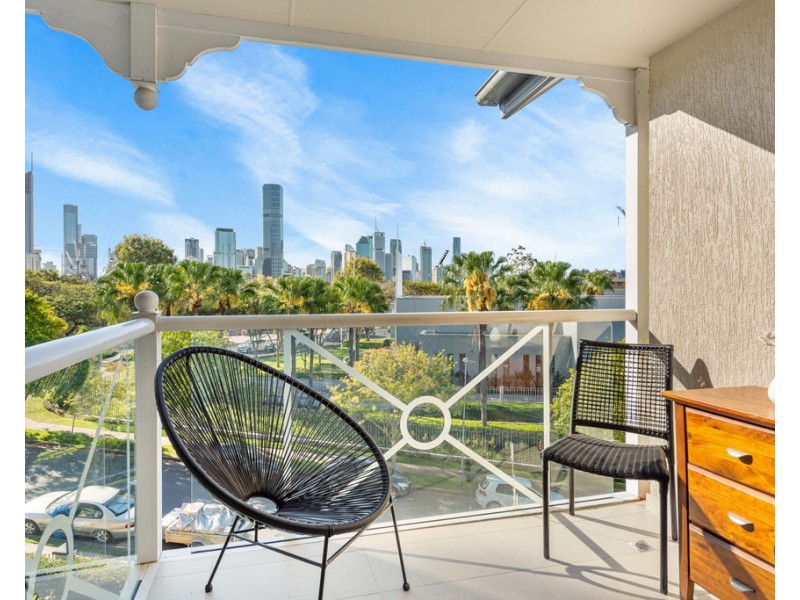 31/236 River Terrace, Kangaroo Point QLD 4169