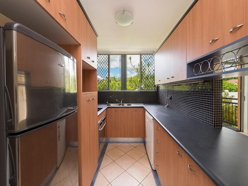 3/242 Camody Road, St Lucia QLD 4067