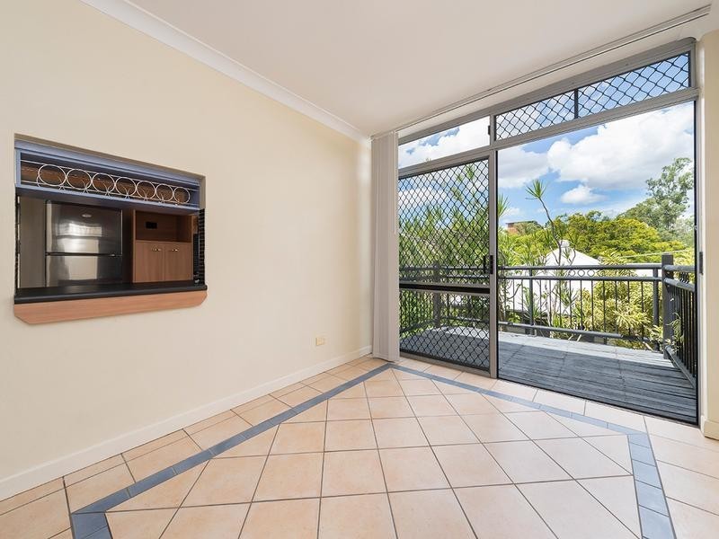 3/242 Camody Road, St Lucia QLD 4067