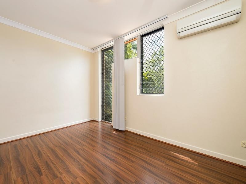 3/242 Camody Road, St Lucia QLD 4067