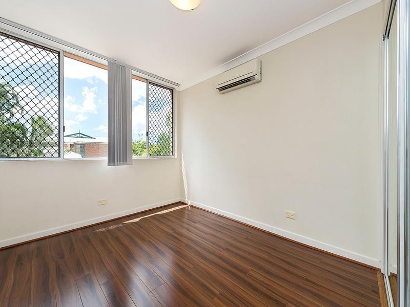 3/242 Camody Road, St Lucia QLD 4067