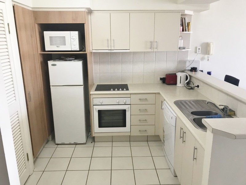 1035/2633 Gold Coast Highway, Broadbeach QLD 4218