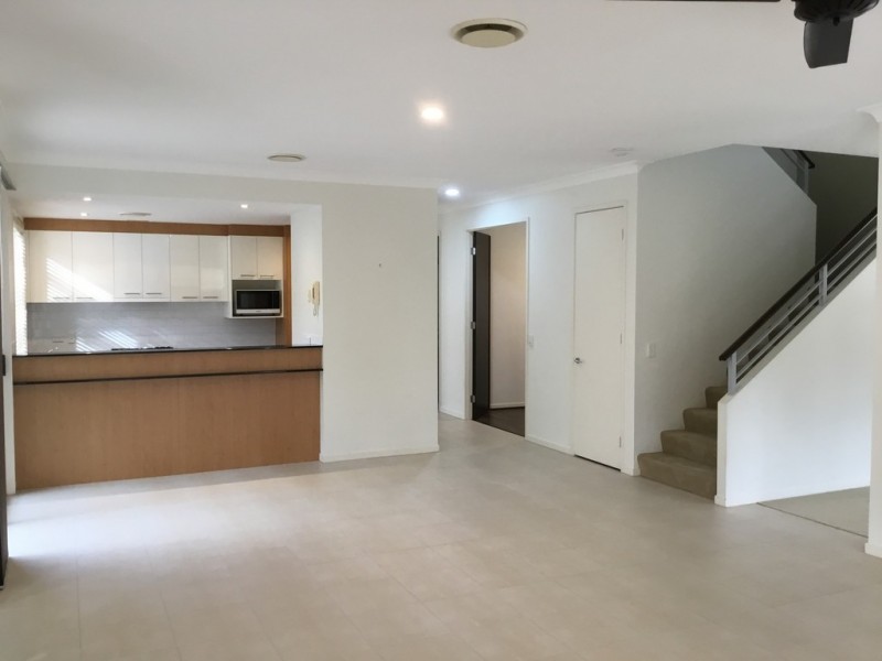 196 5 Easthill Drive, Robina QLD 4226