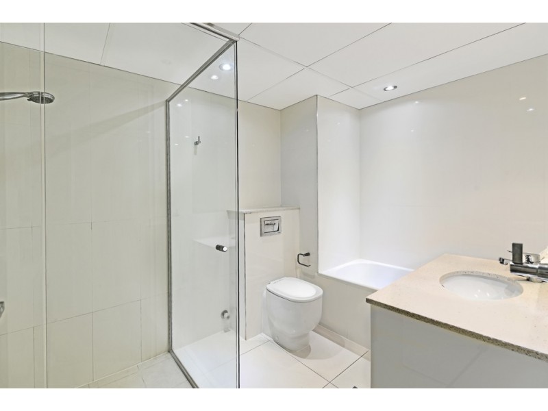 5a/150 The Esplanade, Surfers Paradise QLD 4217