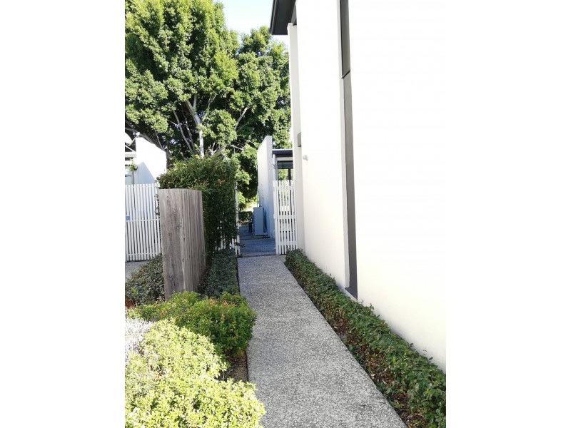 918 Medinah Avenue, Robina QLD 4226