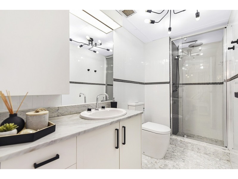 63/114 The Esplanade, Surfers Paradise QLD 4217