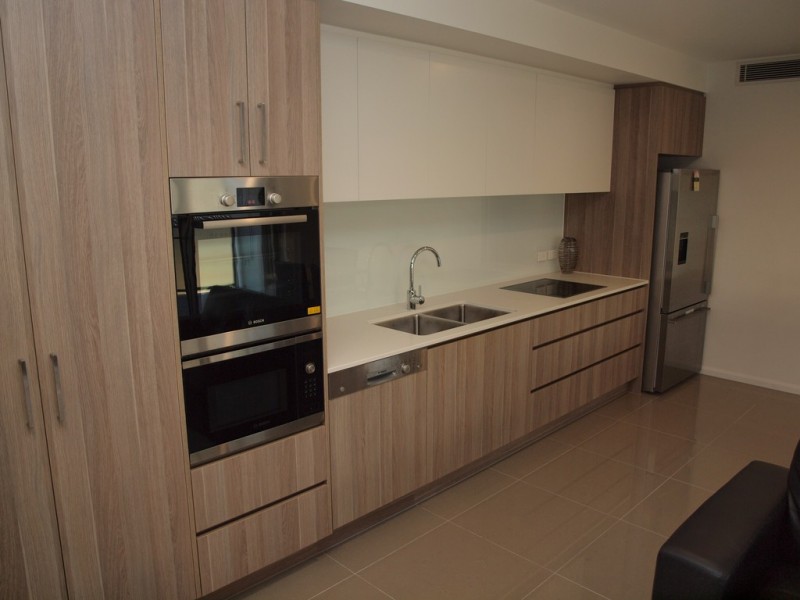5 Chester Terrace, Southport QLD 4215