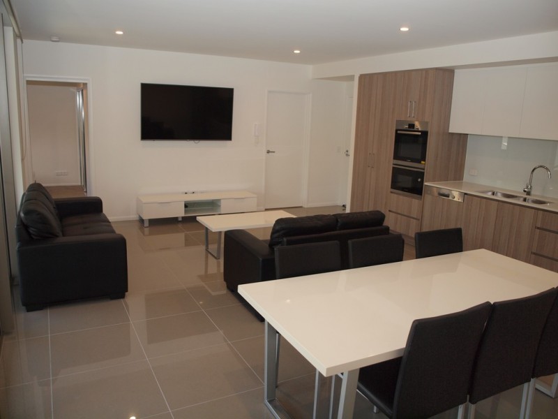 5 Chester Terrace, Southport QLD 4215