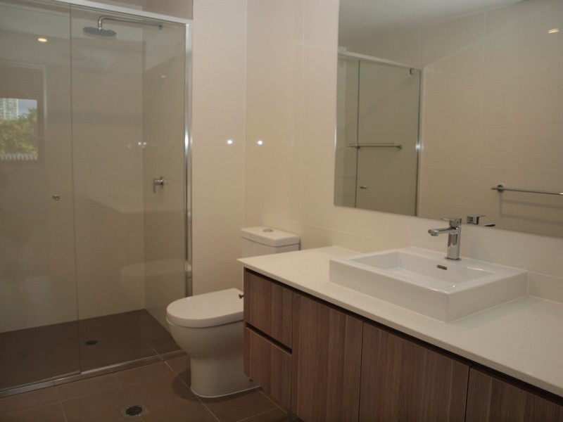 5 Chester Terrace, Southport QLD 4215