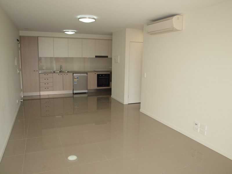 22 Lather Street, Southport QLD 4215