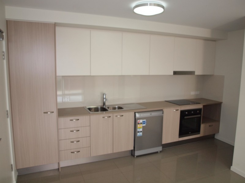 22 Lather Street, Southport QLD 4215