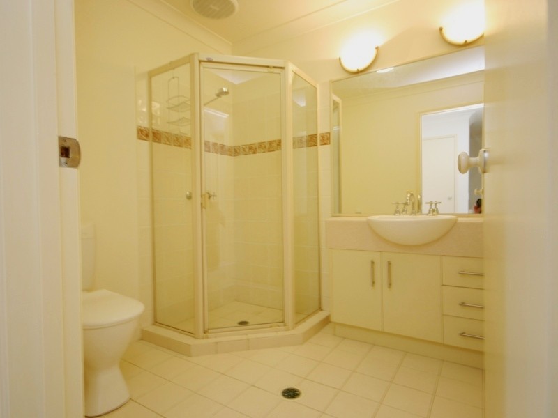 30/19 santa barbara rd, Hope Island QLD 4212