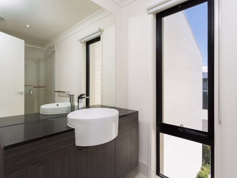 126 Marina Quays Boulevard, Hope Island QLD 4212