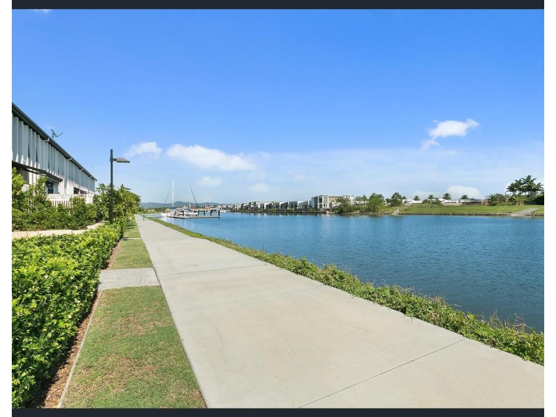 126 Marina Quays Boulevard, Hope Island QLD 4212