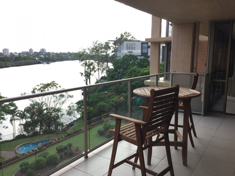 18/72 Sandford Street, St Lucia QLD 4067