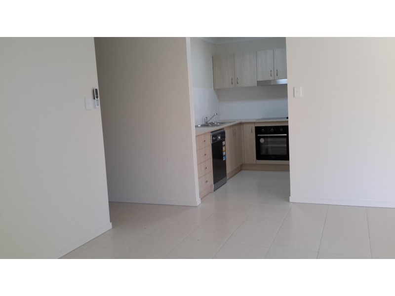 2/26 Greenpark Drive, Crestmead QLD 4132