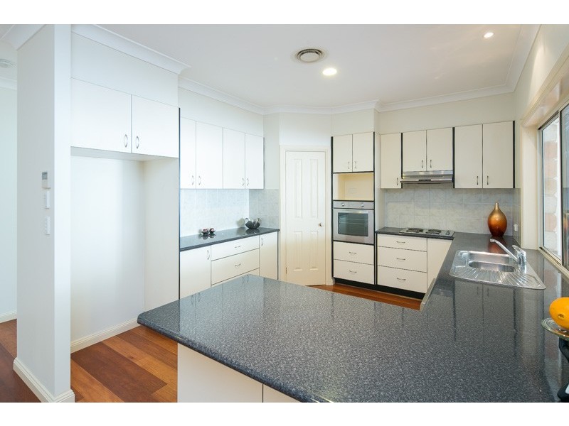1 Casey Close, Ormiston QLD 4160