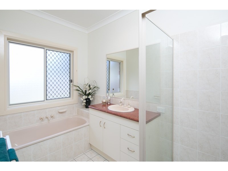 1 Casey Close, Ormiston QLD 4160
