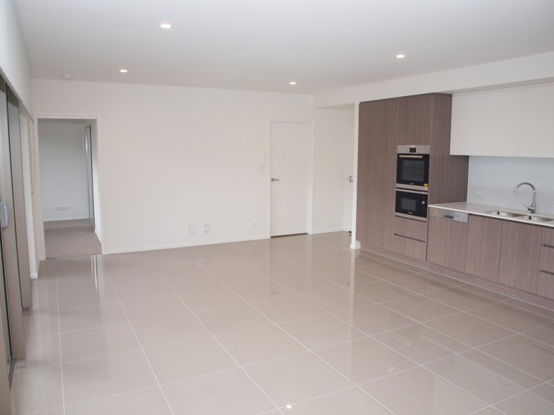 5 Chester Terrace, Southport QLD 4215