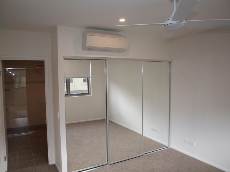 5 Chester Terrace, Southport QLD 4215