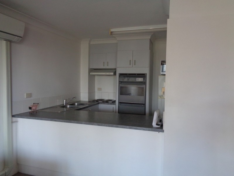 609 / 70 Remembrance Drive, Surfers Paradise QLD 4217