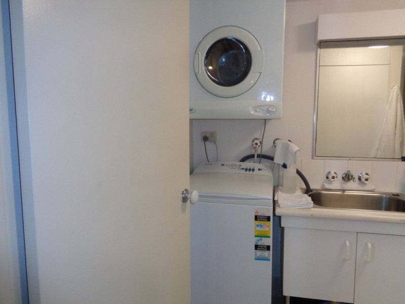 1402 / 70 Remembrance Drive, Surfers Paradise QLD 4217