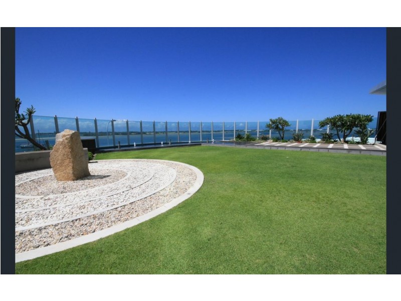 300 Marine Parade, Labrador QLD 4215