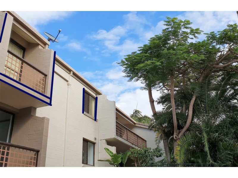 111 Markeri St, Mermaid Waters QLD 4218