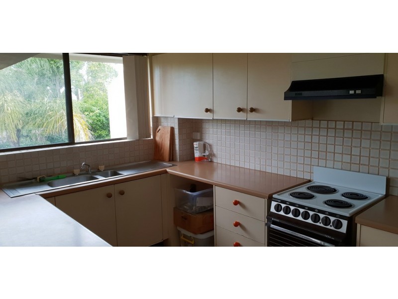 111 Markeri St, Mermaid Waters QLD 4218