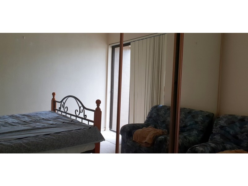 111 Markeri St, Mermaid Waters QLD 4218