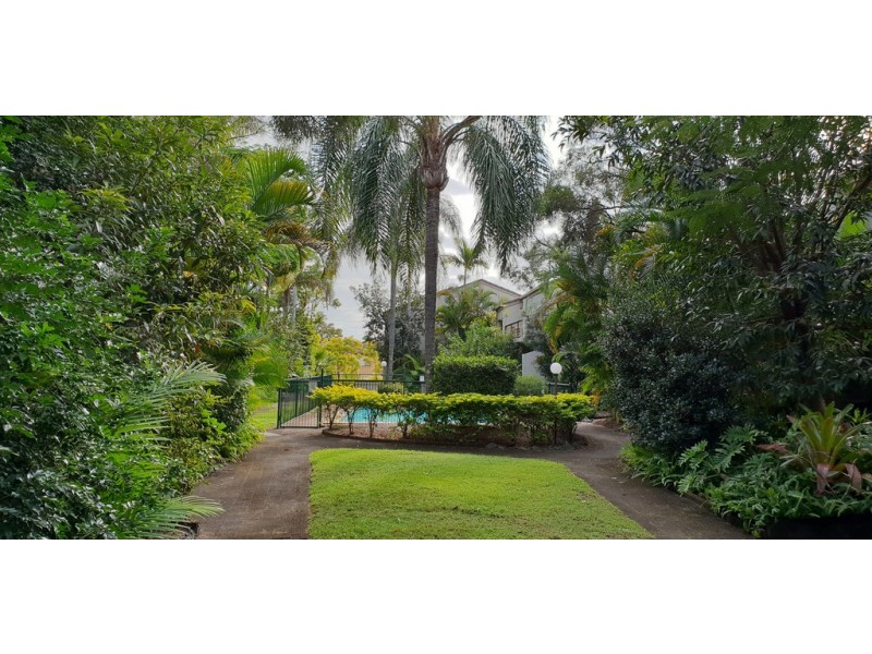 111 Markeri St, Mermaid Waters QLD 4218