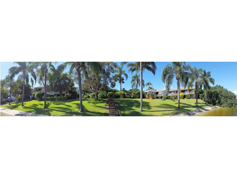 111 Markeri St, Mermaid Waters QLD 4218