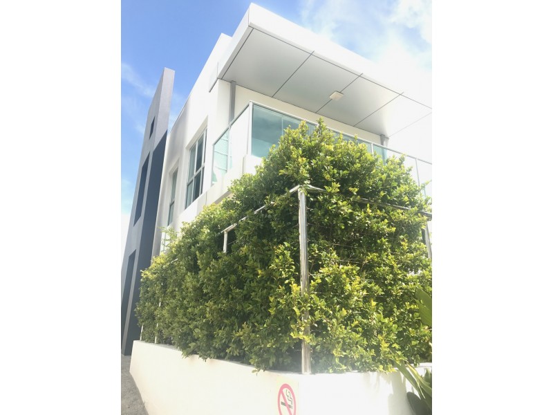 300 Marine Parade, Labrador QLD 4215