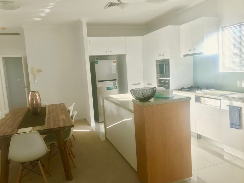 300 Marine Parade, Labrador QLD 4215
