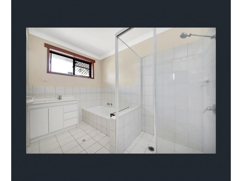4 Numeralla Avenue, Ashmore QLD 4214
