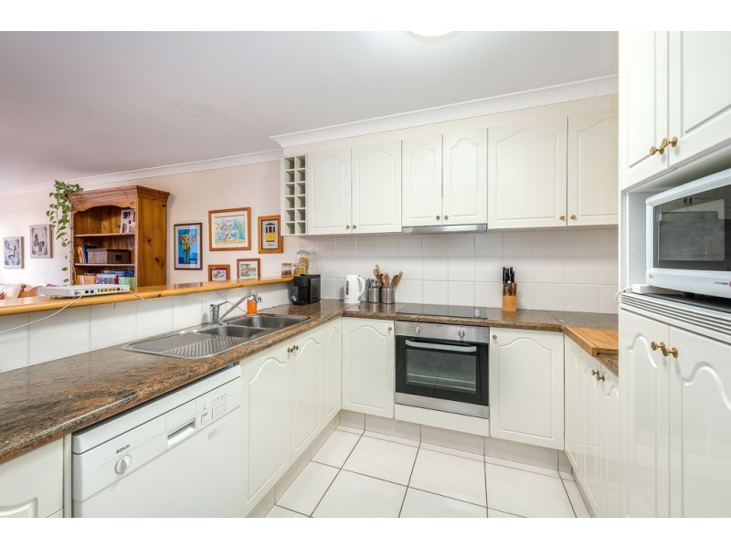 100 Cotlew St  East, Southport QLD 4215