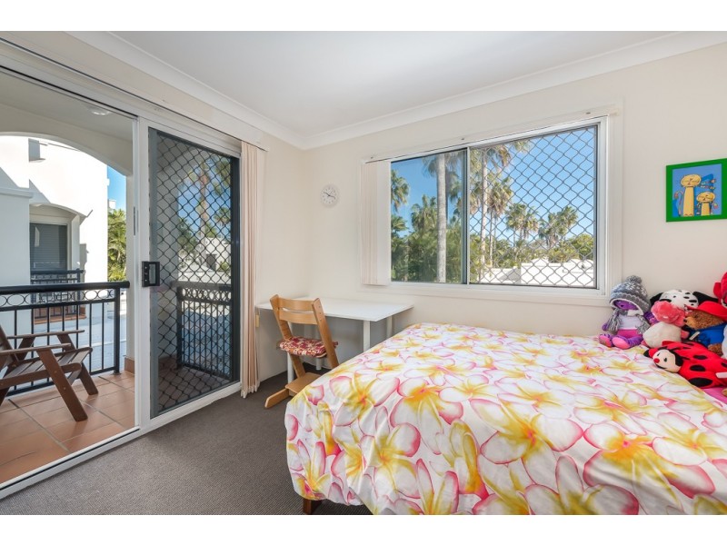100 Cotlew St  East, Southport QLD 4215