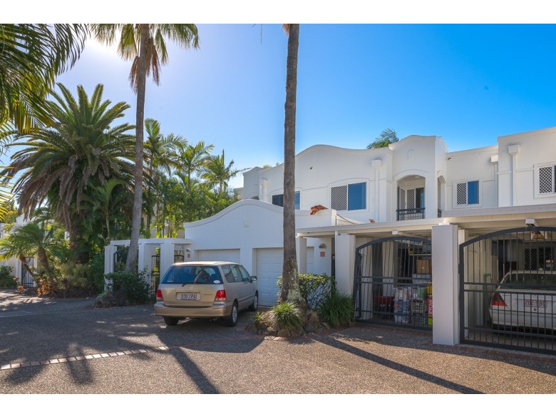 100 Cotlew St  East, Southport QLD 4215