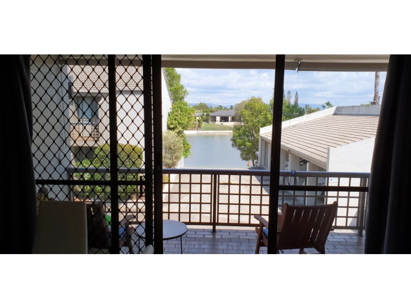 111 Markeri Street, Mermaid Waters QLD 4218