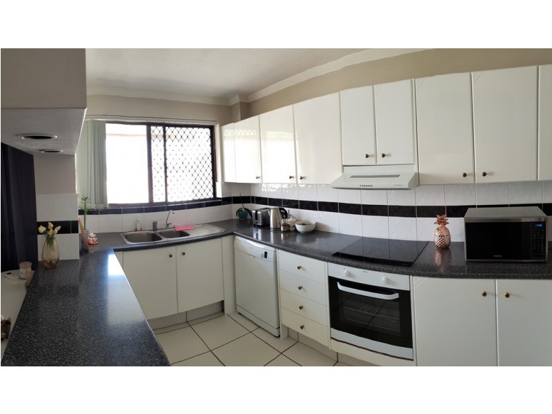 111 Markeri Street, Mermaid Waters QLD 4218