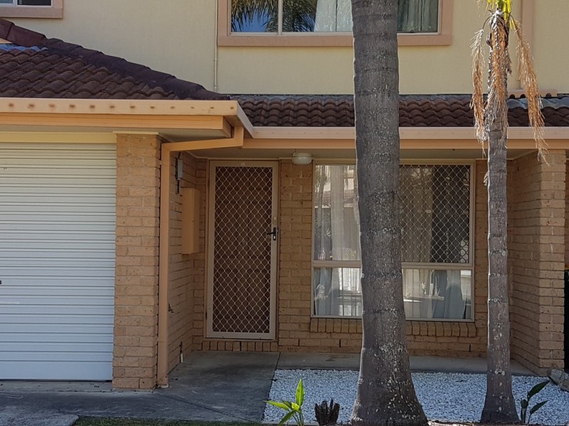 42/21 Usher Avenue, Labrador QLD 4215