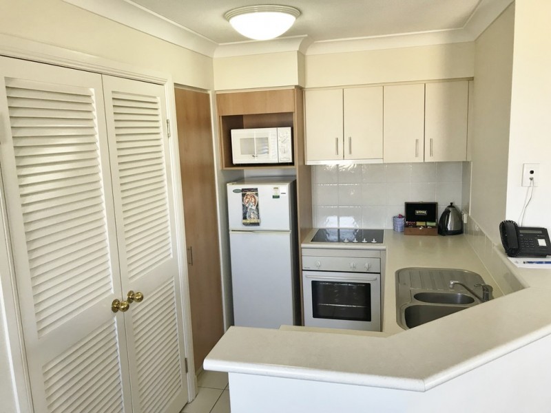 3037/2633 Gold Coast Highway, Broadbeach QLD 4218