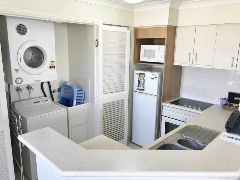 3037/2633 Gold Coast Highway, Broadbeach QLD 4218