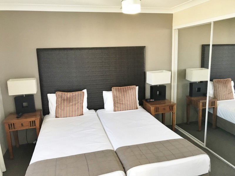 3037/2633 Gold Coast Highway, Broadbeach QLD 4218