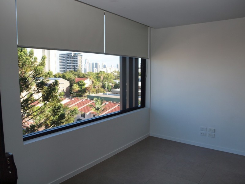 @/43 Lenneberg St, Southport QLD 4215