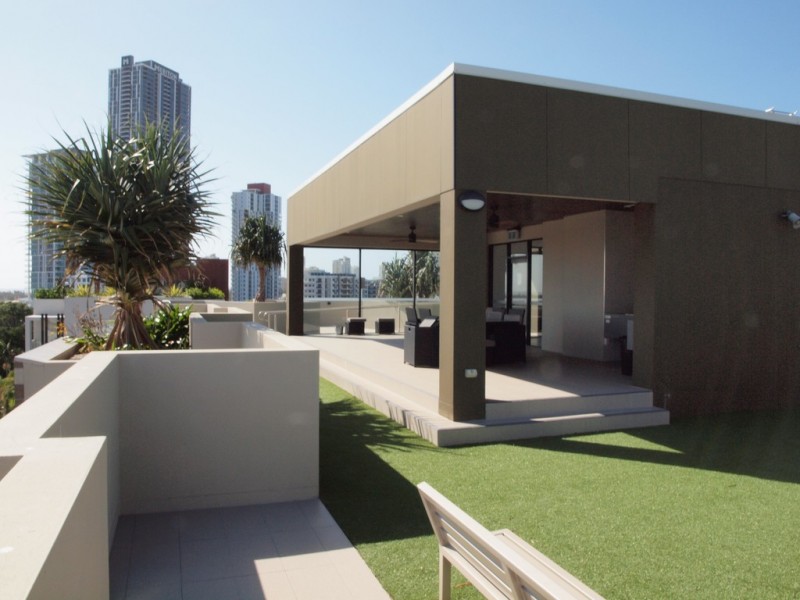 @/43 Lenneberg St, Southport QLD 4215