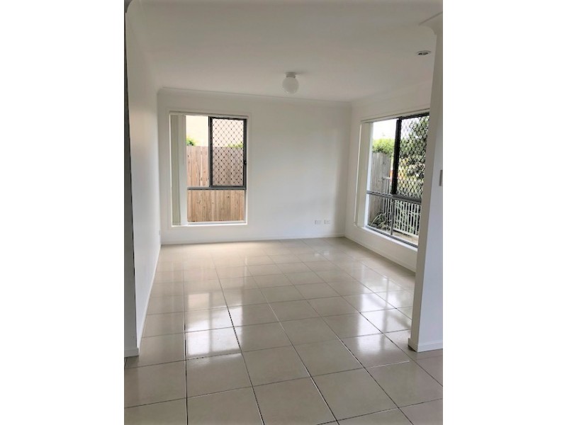 21/1 McAuley Parade, Pacific Pines QLD 4211