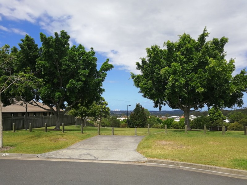 21/1 McAuley Parade, Pacific Pines QLD 4211