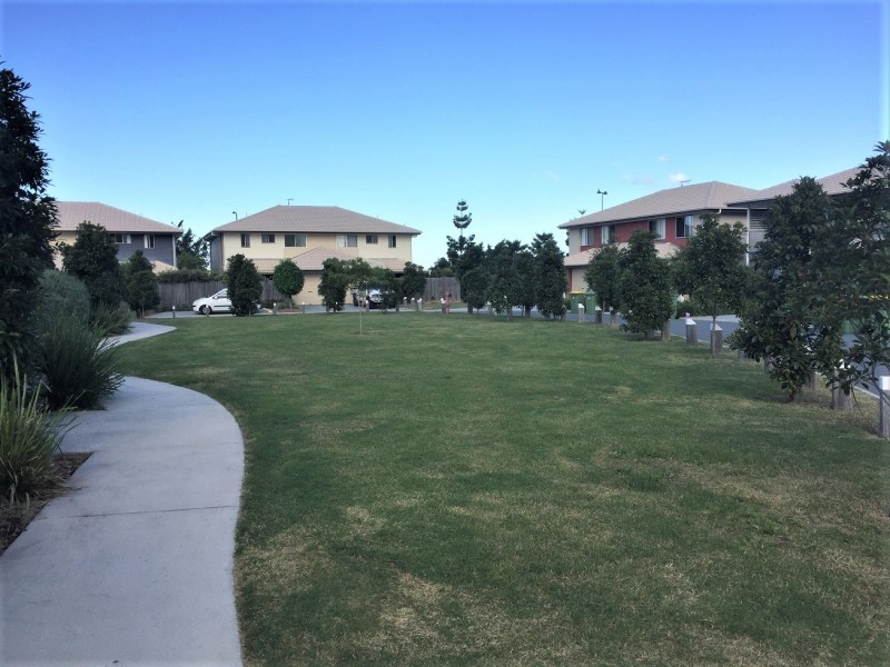 21/1 McAuley Parade, Pacific Pines QLD 4211