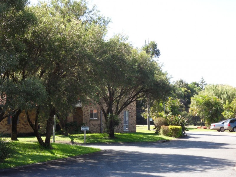 villa @ 11 Waterford Court, Bundall QLD 4217